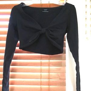 URBAN OUTFITTERS long sleeve crop top with bow